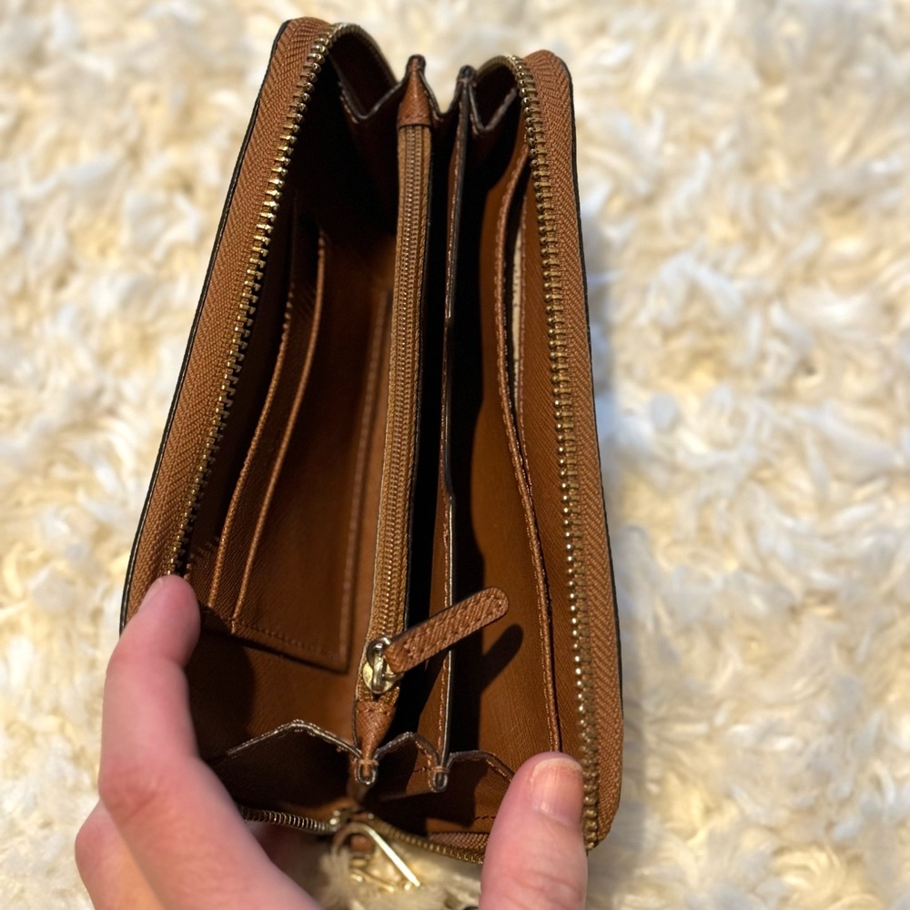 Michael Kors Leather Wristlet Wallet - Picture 3 of 4